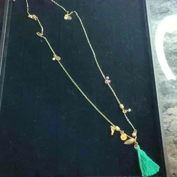 Plunder long gold tone and tassel with beads necklace - Picture 2 of 2